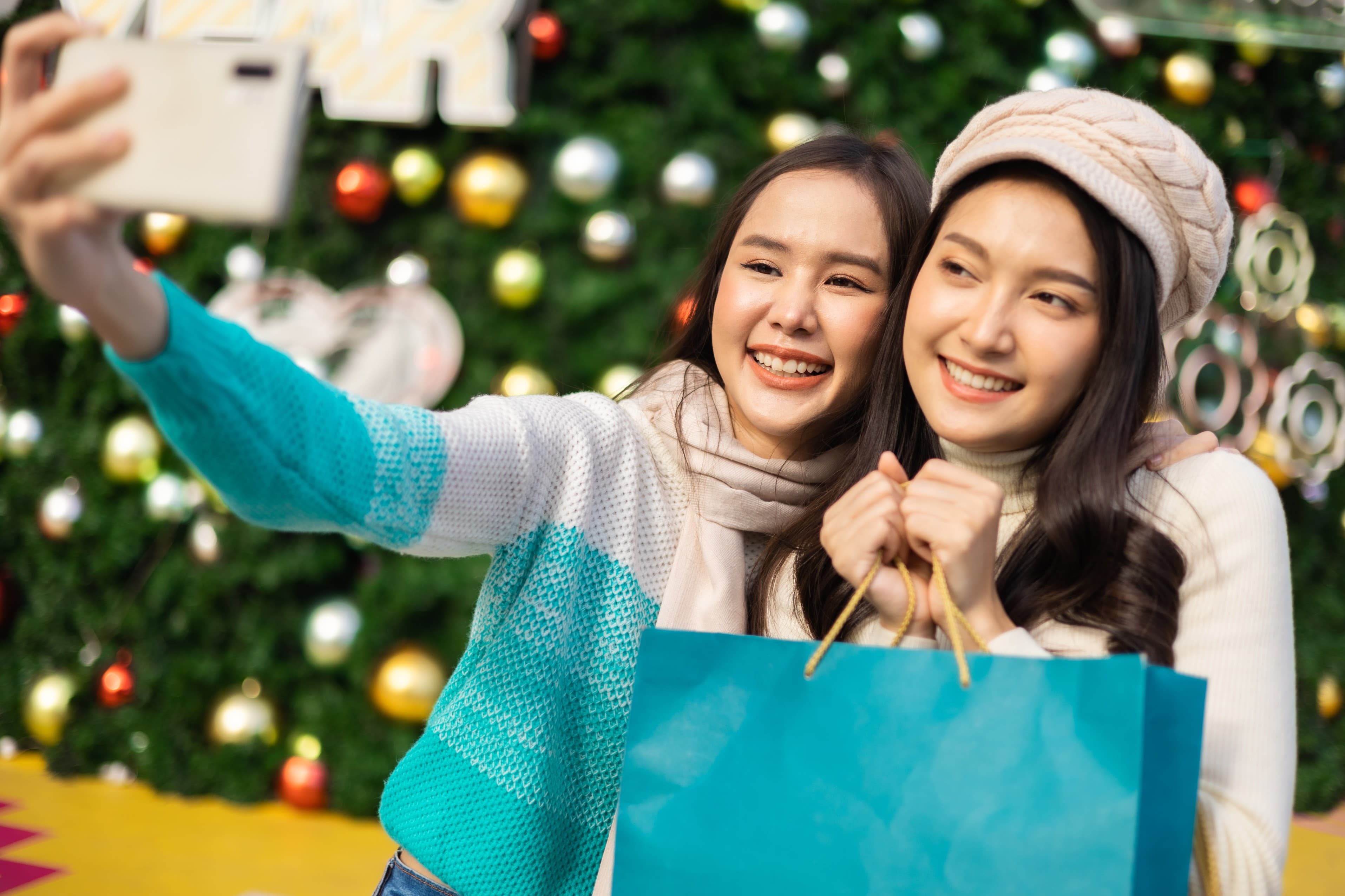 Six Tips to Drive Holiday Beauty Sales With a Digital Advisor Experience
