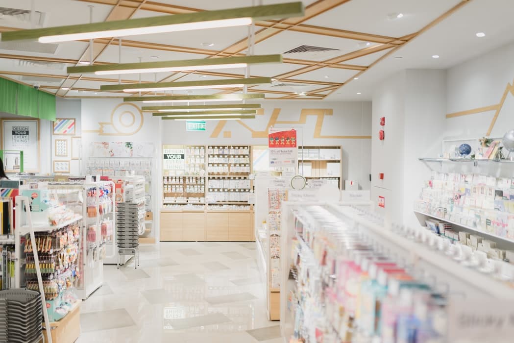 The Online-Offline Pharmacy Collaboration