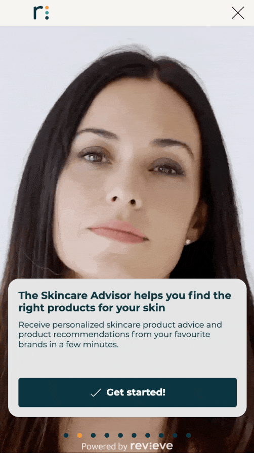 Animated Skin Advisor step: a user selects their personal skin concerns and goals to begin the analysis.